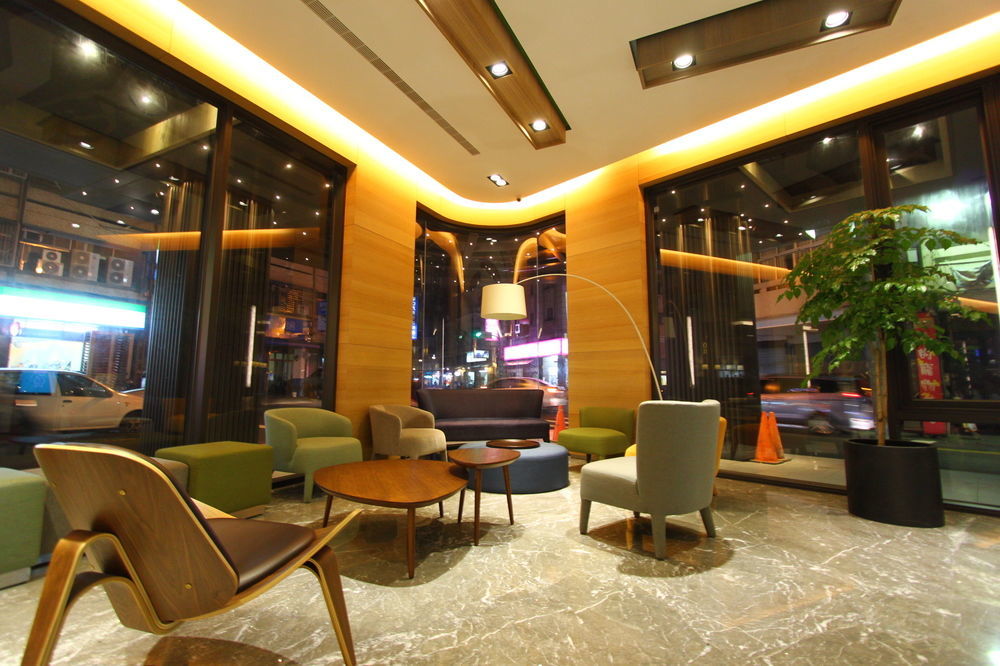 Gogo Hotel Taichung Exterior photo