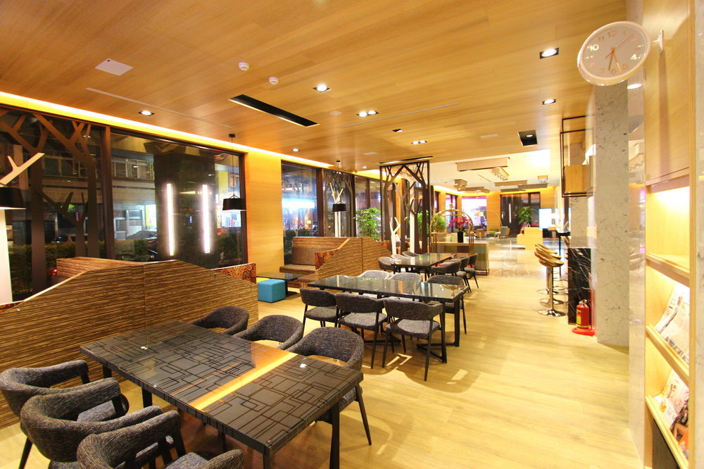 Gogo Hotel Taichung Exterior photo