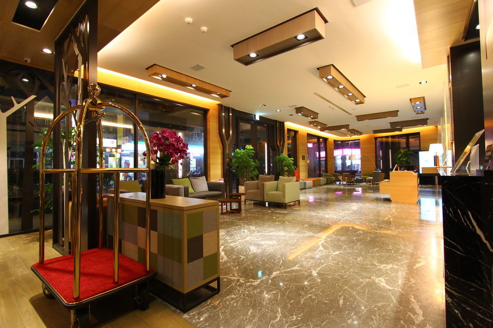 Gogo Hotel Taichung Exterior photo